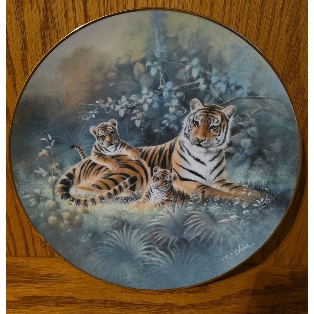 Edwin M. Knowles Collectible Plate "The Siberian Tiger" by T.C. Chiu 1991 #5915B